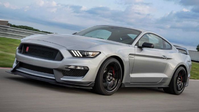 Την αναβαθμισμένη Mustang Shelby GT350R παρουσίασε η Ford.