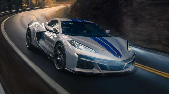 Νέα Chevrolet Corvette E-Ray: Υβριδική, τετρακίνητη & με 655 άλογα