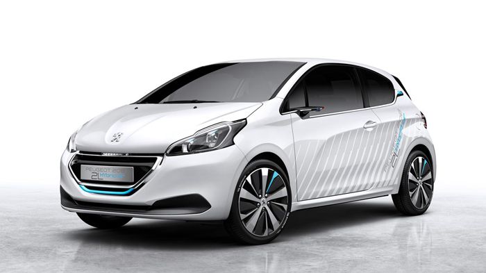 Υβριδικό Peugeot 208 που καίει συμπιεσμένο αέρα