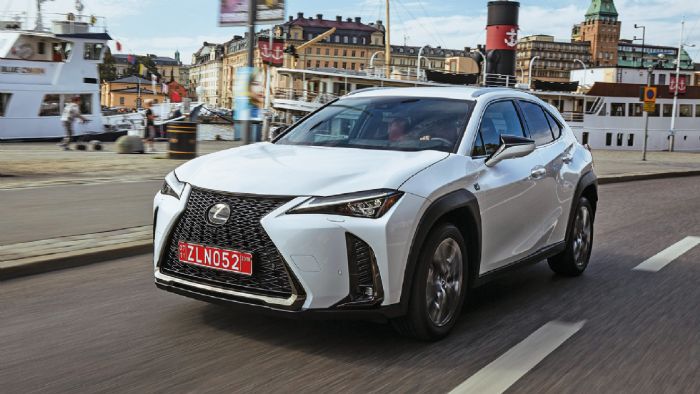 Οδηγούμε το νέο Lexus UX