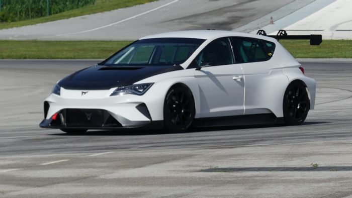 Το CUPRA e-Racer για πρώτη φορά σε πίστα