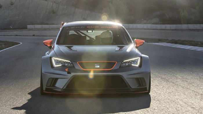 To SEAT Leon Cup Racer στο «Ενιαίο»