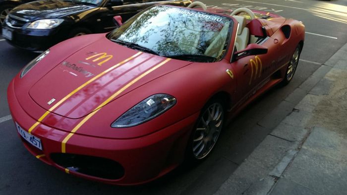 Delivery με μια… Ferrari F430 Spider 490 ίππων