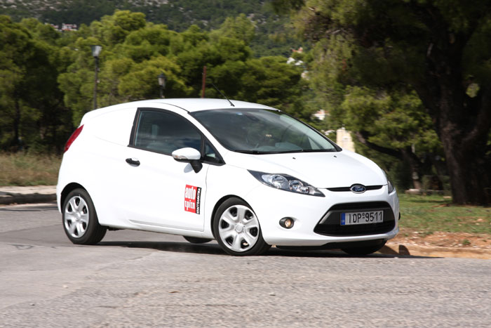 Οδηγώντας το εντυπωσιακό Ford Fiesta Van 