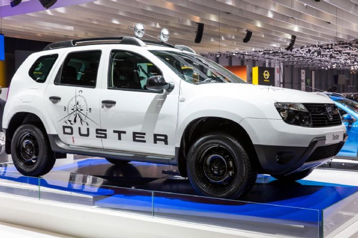 Το Dacia Duster Adventure Edition, βασίζεται στο Duster Ambiance και διαθέτει μεταξύ άλλων νέο bodykit, ειδικά αυτοκόλλητα και μαύρα γυαλιστερά διακοσμητικά.