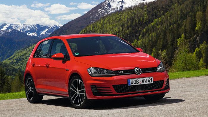 Το νέο VW Golf GTD συνδυάζει χαμηλή κατανάλωση με επιδόσεις, αλλά πάντα υπάρχουν παράπλευρες απώλειες όπως η πίτσα που «πρωταγωνιστεί» στο βίντεο.