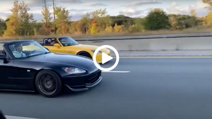 Video: «Τσακωμός» 2λιτρου Honda S2000 με 2,4 λτ.