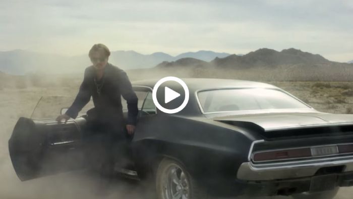 Με Dodge Challenger ο Johnny Depp