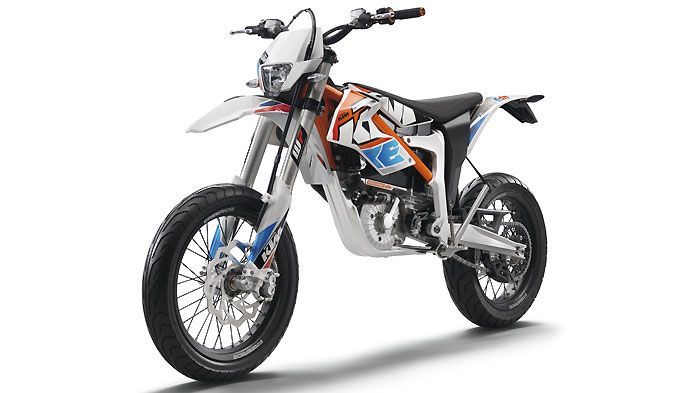 Το ηλεκτρικό supermoto της KTM προορίζεται για χρήση στο αστικό περιβάλλον. Και για κατόχους διπλώματος κατηγορίας Α1.