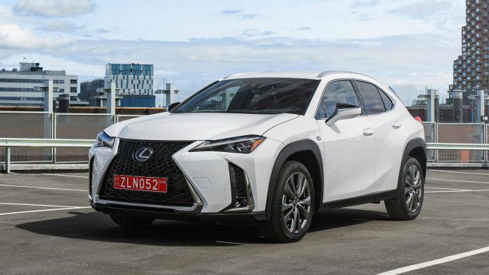 Διαθέσιμη η Lexus UX