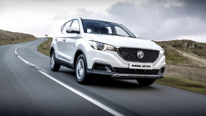 Η MG Motor UK λανσάρει το νέο της compact crossover, το MG ZS, ένα μοντέλο που κάνει ήδη καριέρα στην Κίνα. Το αυτοκίνητο θα βρίσκεται στις εκθέσεις των εμπόρων από την 1η Νοεμβρίου, με τις τιμές στο 