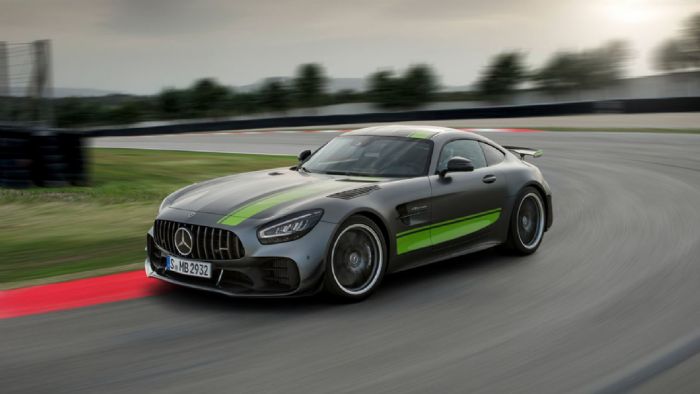 Διαθέσιμη η Mercedes AMG GT R PRO