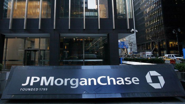 JP Morgan: Aναβαθμίζει τις ελληνικές τράπεζες