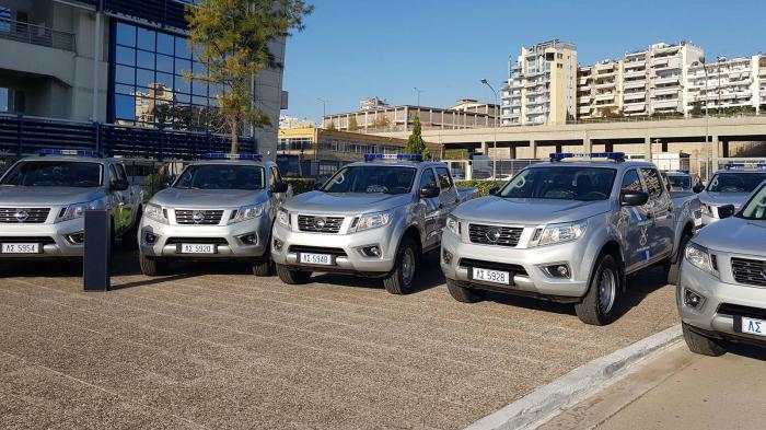 54 Nissan Navara στο Λιμενικό