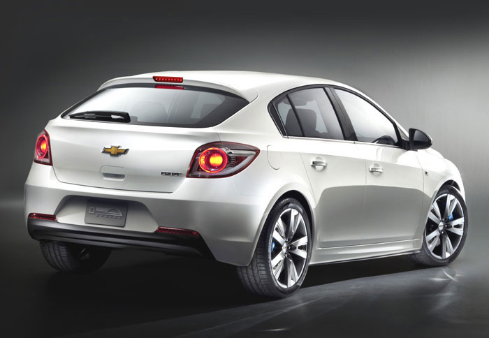 Το Chevrolet Cruze έχει καθιερωθεί σαν μικρομεσαίο σεντάν. Μπορεί με την πεντάθυρη έκδοση να γίνει best seller και στα χάτσμπακ;