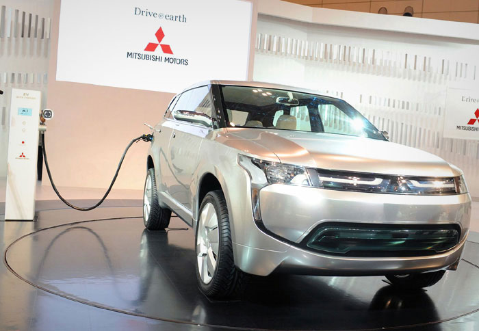 Νέο plug in hybrid από τη Mitsubishi