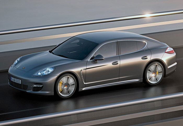 Επίσημα η Panamera των 550 ίππων!