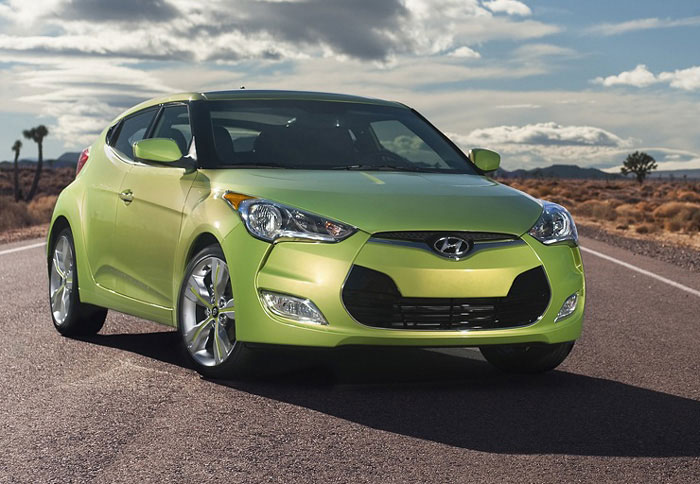 Αμφιβάλει κανείς ότι το νέο Hyundai Veloster θα είναι φτηνότερο από το VW Scirocco όταν έρθει στην Ελλάδα;  ¶ρα τι μένει στη VW και του άλλους απέναντι σε ένα τέτοιο κουπέ;