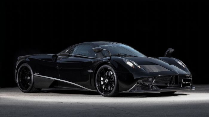 Κατάμαυρη Pagani προς πώληση