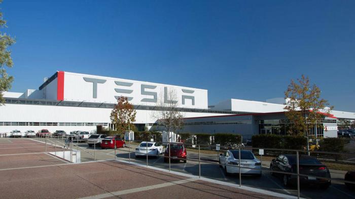 Αντάρτικο της Tesla στο lockdown