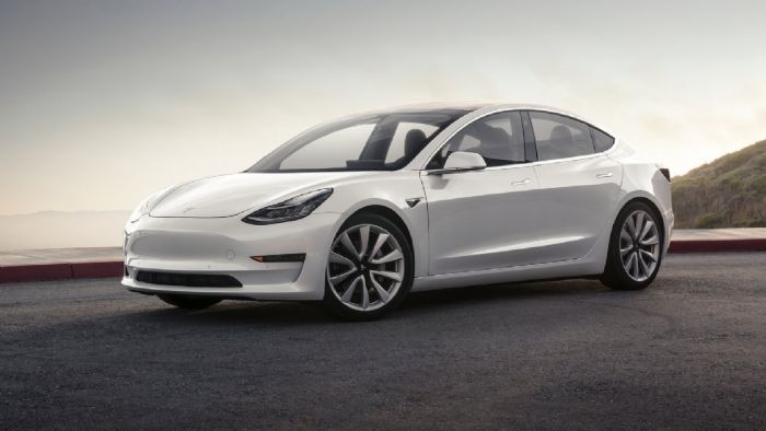 10 εκ. Tesla σε 10 χρόνια