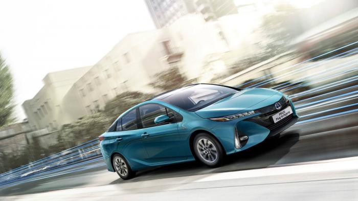 Ανάκληση 1.03 εκατ. Prius και C-HR