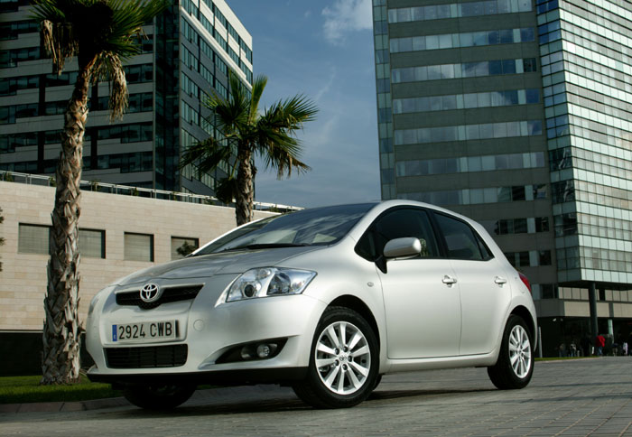    Auris  ;