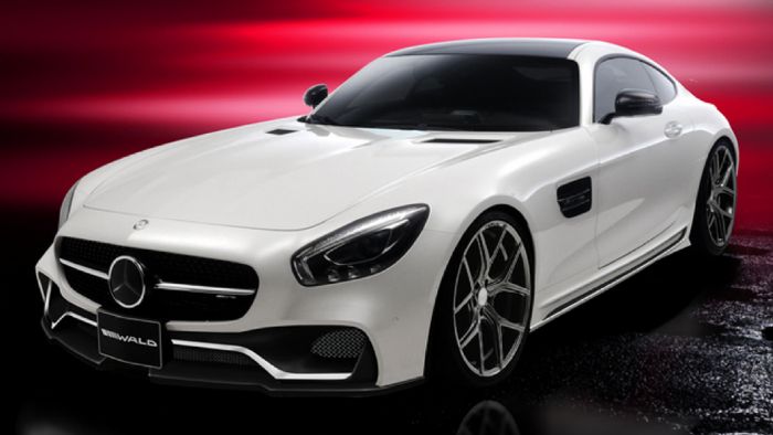 Mercedes AMG GT που τα σπάει