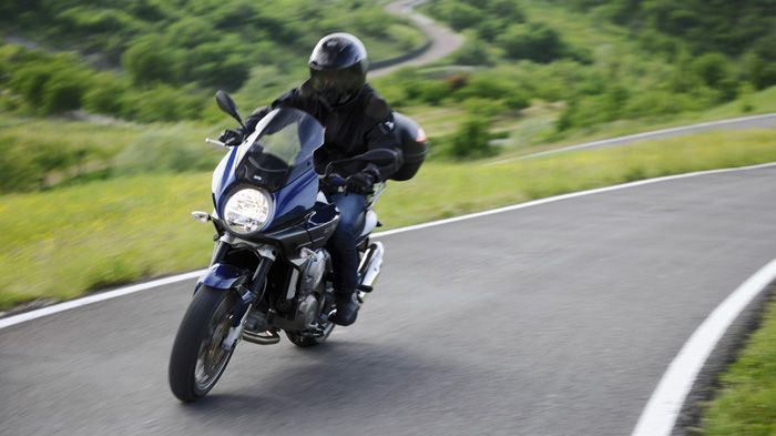 Η πρόσφατη ανανέωση του Honda NC750X ΑΒS DCT το έκανε ισχυρότερο, ενώ το σύστημα DCT αναβαθμίστηκε και έγινε καλύτερο.
