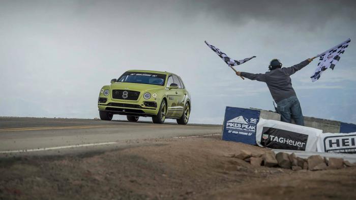 Έσπασε το ρεκόρ του Pikes Peak η Bentayga