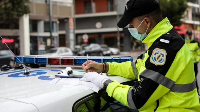 Πήρε διπλώματα και πινακίδες στην παραλιακή η τροχαία 