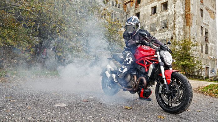 Δοκιμάζουμε: Ducati Monster 1200