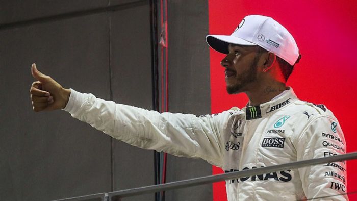 Hamilton: «Δεν κυνηγάω τα 7 του Schumi»