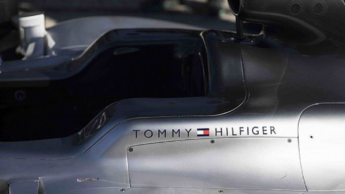 Συνεργασία Μercedes με Tommy Hilfiger