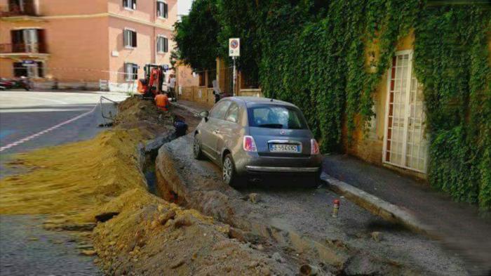 Fiat 500 σαν ποντίκι στη φάκα