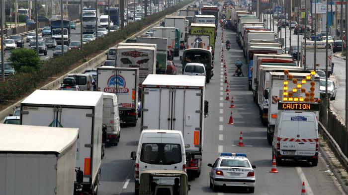 Απαγόρευση φορτηγών στις γιορτές