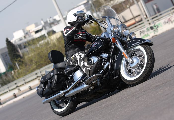 Harley-Davidson FLSTC Heritage Softail Classic 