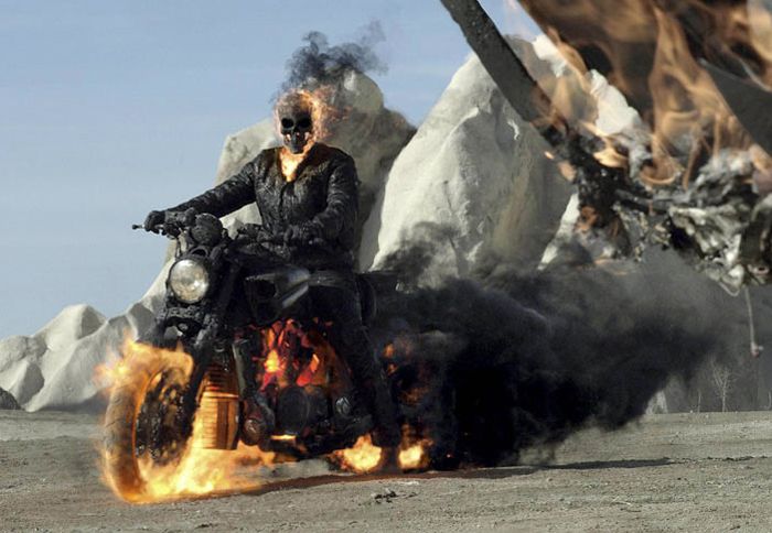 Με Yamaha V-Max ο… Ghost Rider! 