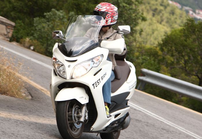 Δοκιμάζουμε το Suzuki Burgman 400 ΖΑ (ABS)