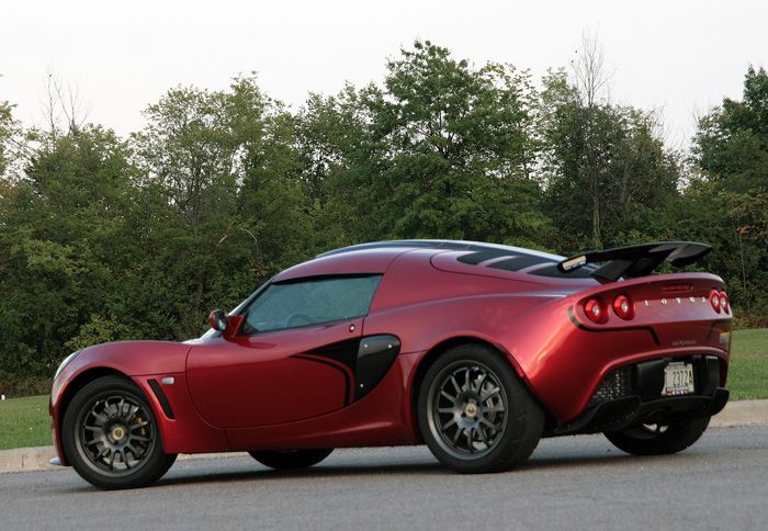 Μποξέρ vs Lotus Exige S