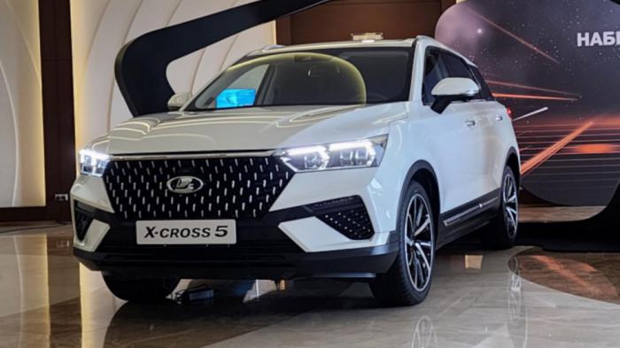 Νέο Lada X-cross 5: Oικογενειακό SUV, hi-tech και με 160 άλογα