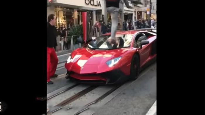 Ξύλο γιατί πάτησε τη Lamborghini (+vid)