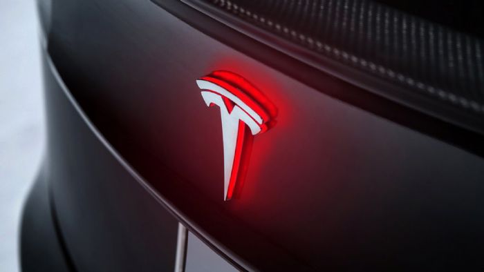 Έσοδα ρεκόρ για Tesla