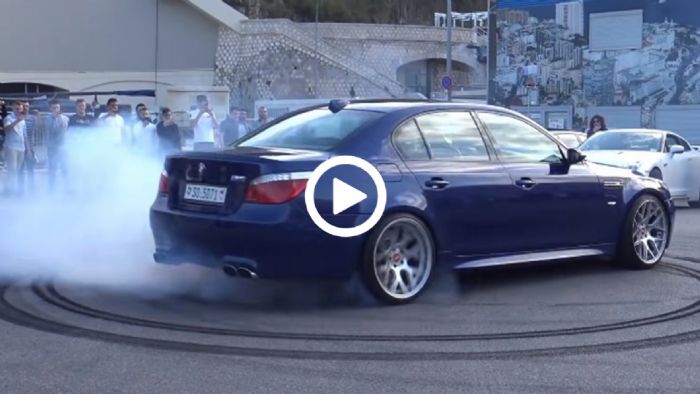 BMW M5 E60 καίει λάστιχο και ο V10 «ουρλιάζει»