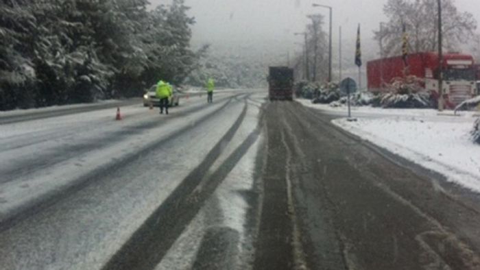 Πολλαπλές απαγορεύσεις κυκλοφορίας λόγω χιονιά