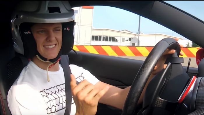 O Mick Schumacher οδηγεί την F8 Tributo (+vid)