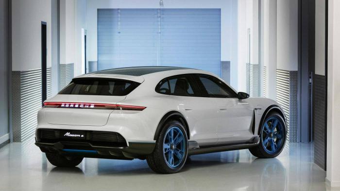 Nτεμπούτο για Porsche Mission E Cross Turismo