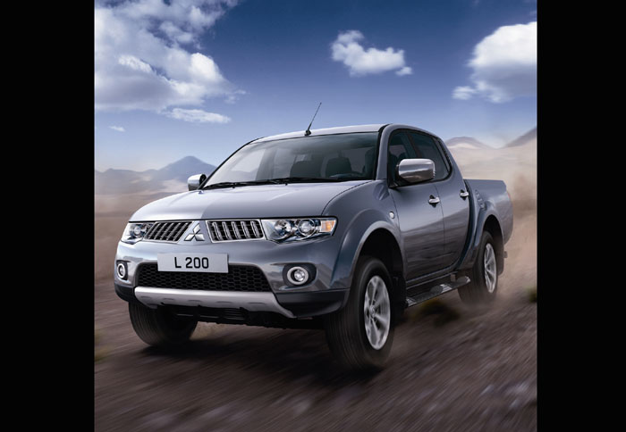 Το L200 σπρώχνει μπροστά την Mitsubishi