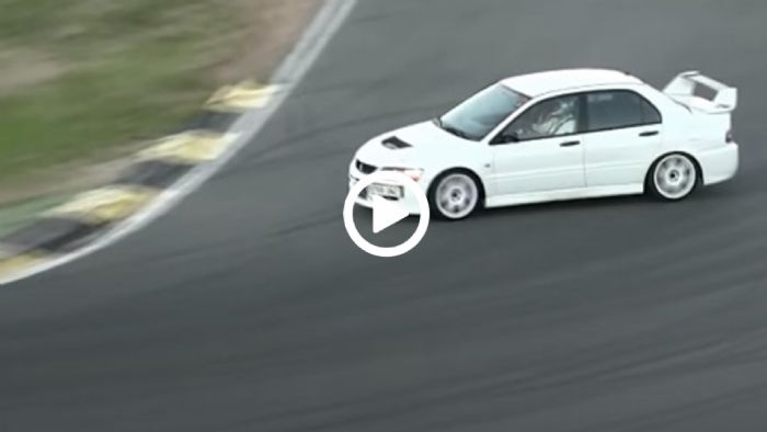 Mitsubishi Evo IX δίνει παράσταση σε πίστα