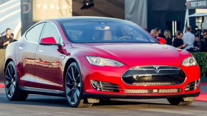 Νέο ηλεκτρικό Tesla Model S με 4κίνηση και 700 ίππους (+video)